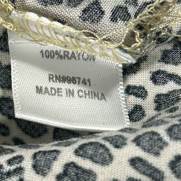 Belle du Jour Leopard Print Button Front Blouse Top Size M Black Cream Rayon - Picture 6 of 9